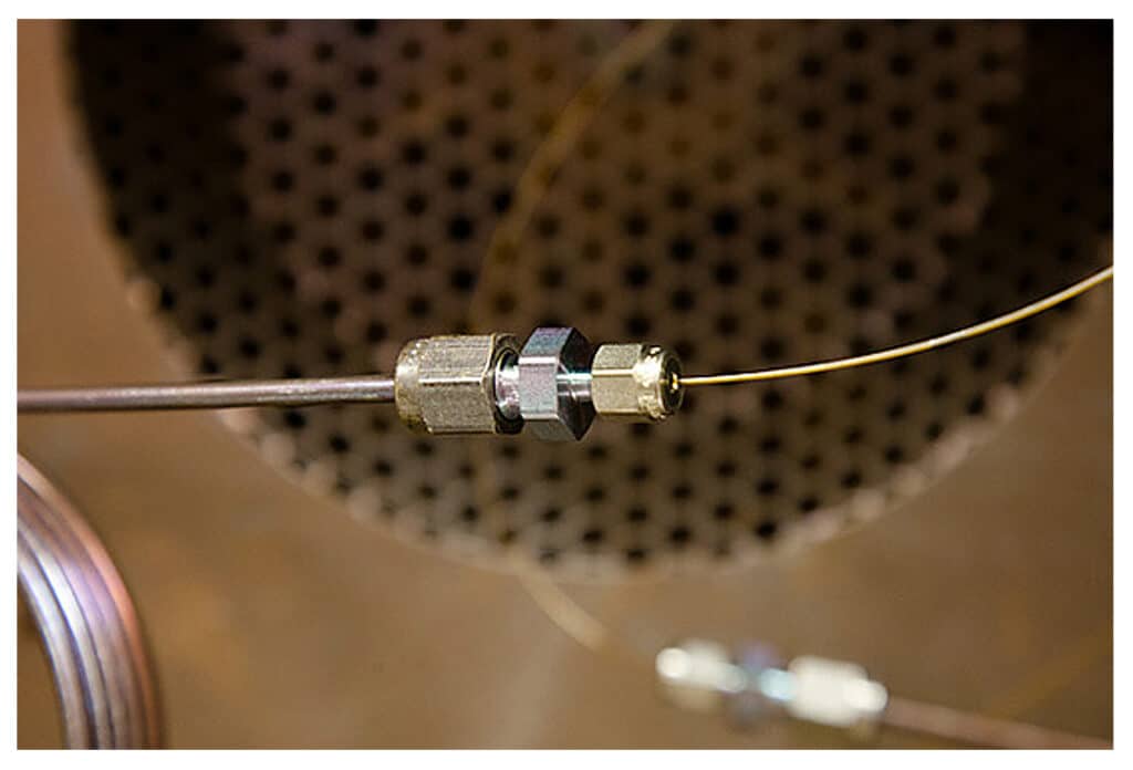 "pigtail" set-up of guard column tubing, union and ferrules